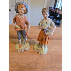 VTG Homco Made in Italy Hand Painted Bisque Figurines Girl Boy Apples and Grapes